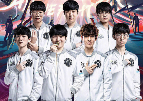 越过门将直 越过门将直