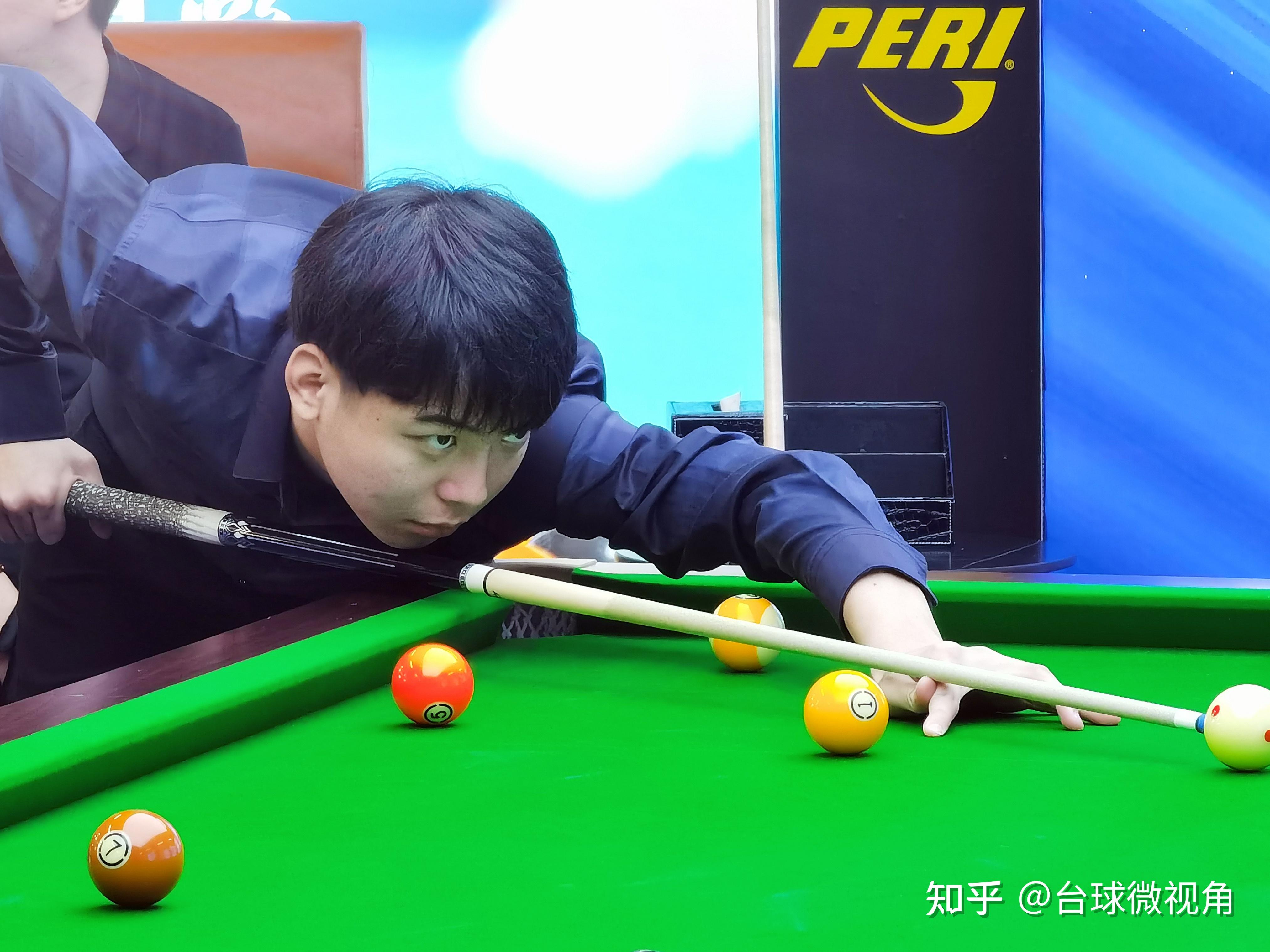 通过社交媒 通过社交媒