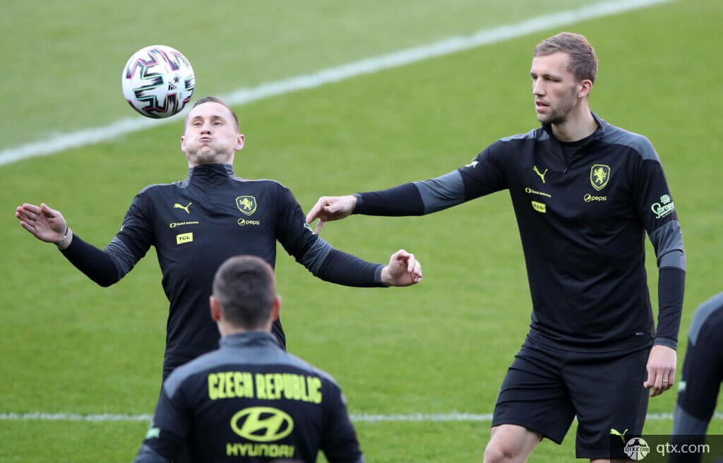 尤为亮眼 尤为亮眼