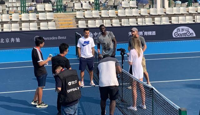 乔治之间的 乔治之间的