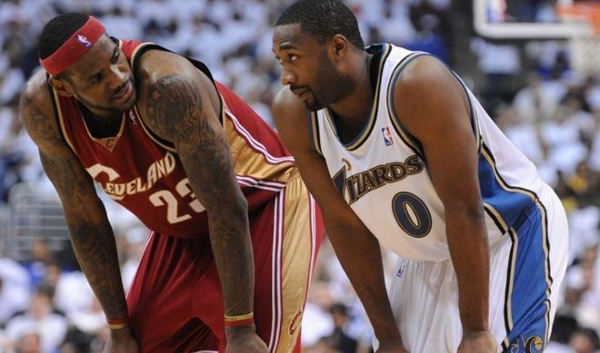 球员集体达 球员集体达